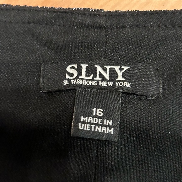 SLNY size 16 dress, black and silver with layers. Sleeveless and sheer w/ slip - Picture 9 of 9
